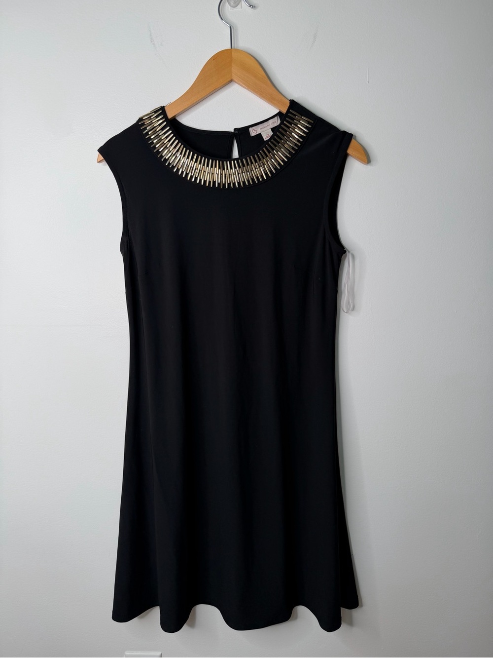 Dressbarn Black Gold Metallic Embellished Neckline Sleeveless Shift Dress M